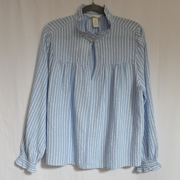 H&M Tops - H&M Blue & White Stripe Pullover Top.  Size Small.  New With Tag.